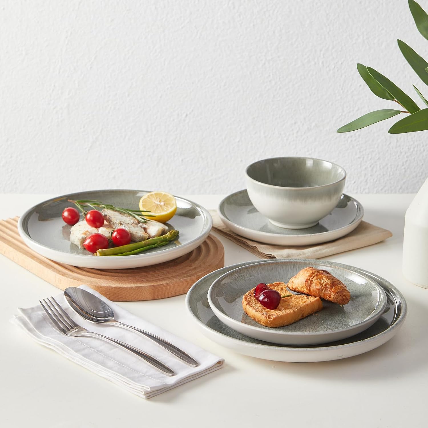 Stoneware Dinnerware Plate Bowl Set